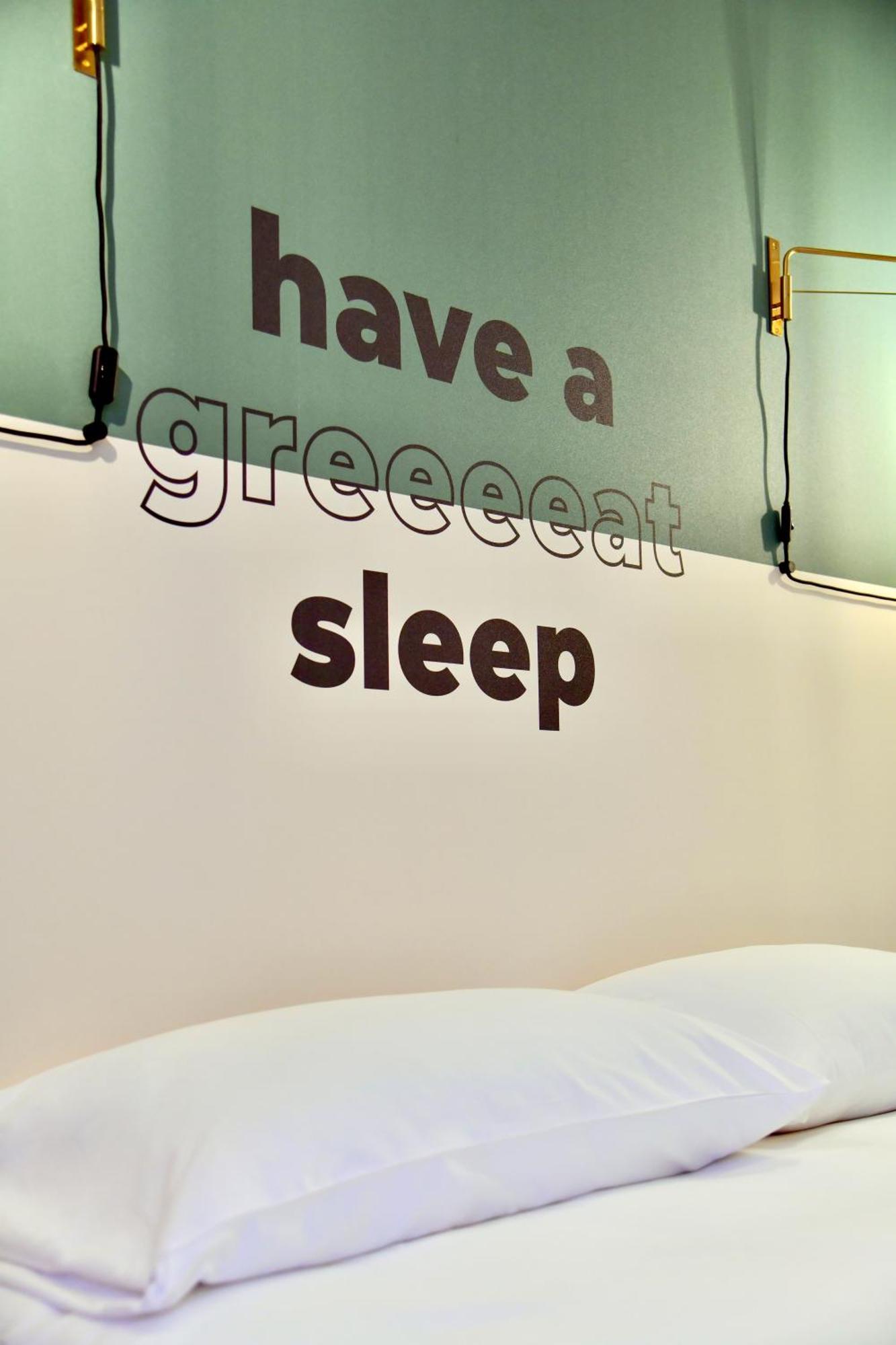 Greet Hotel Brest Aeroport Guipavas Exteriör bild